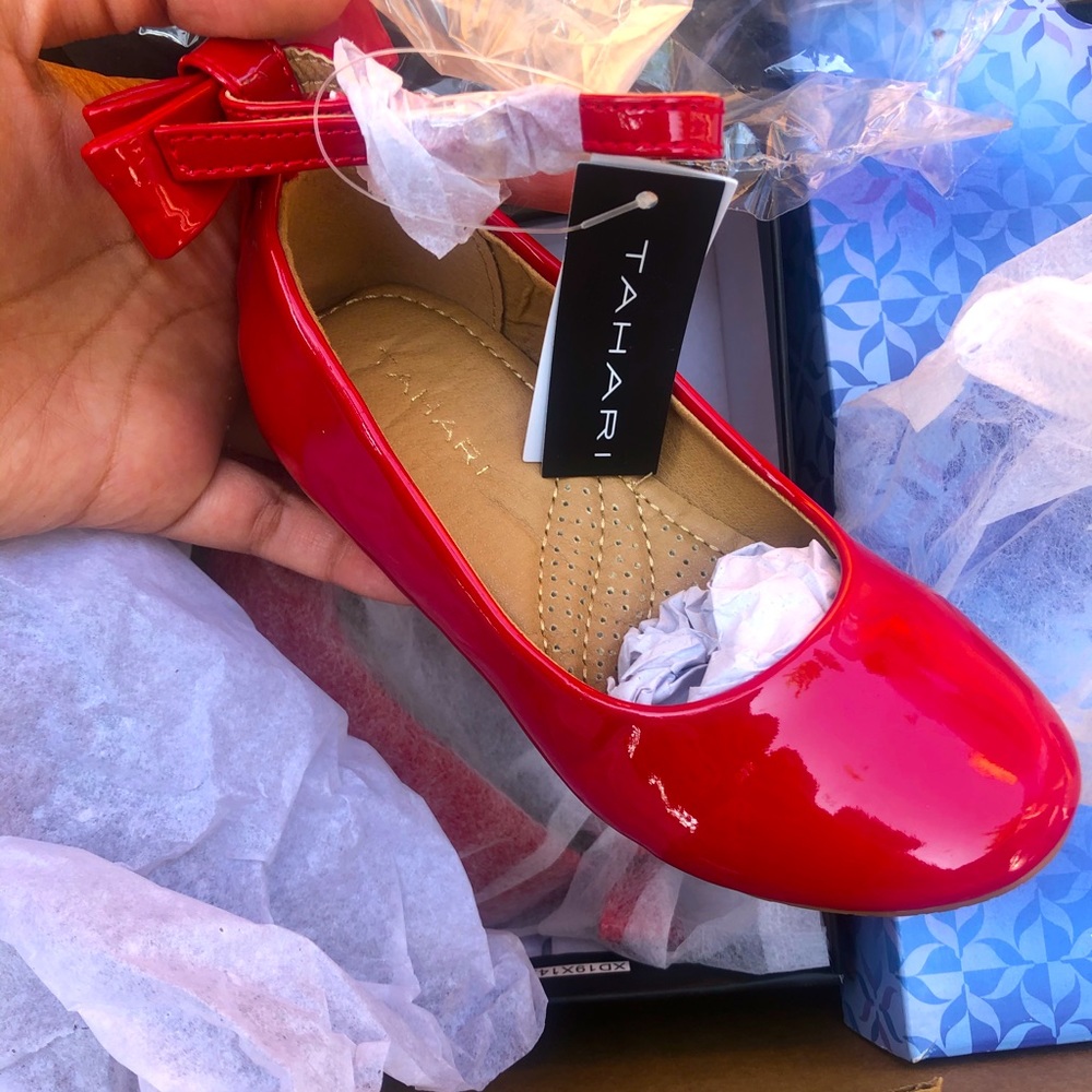 Tahari new girl’s kids red heel Dorothy shoes